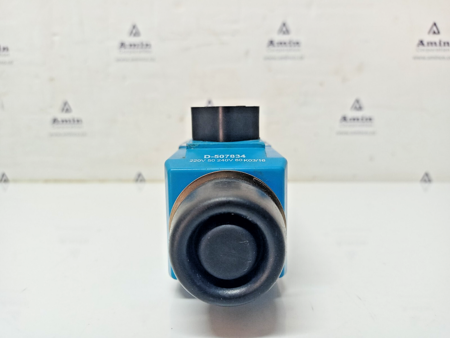 Eaton Vickers DG4V-3-2N-H-M-U-D6-60 Directional control valve - NEW