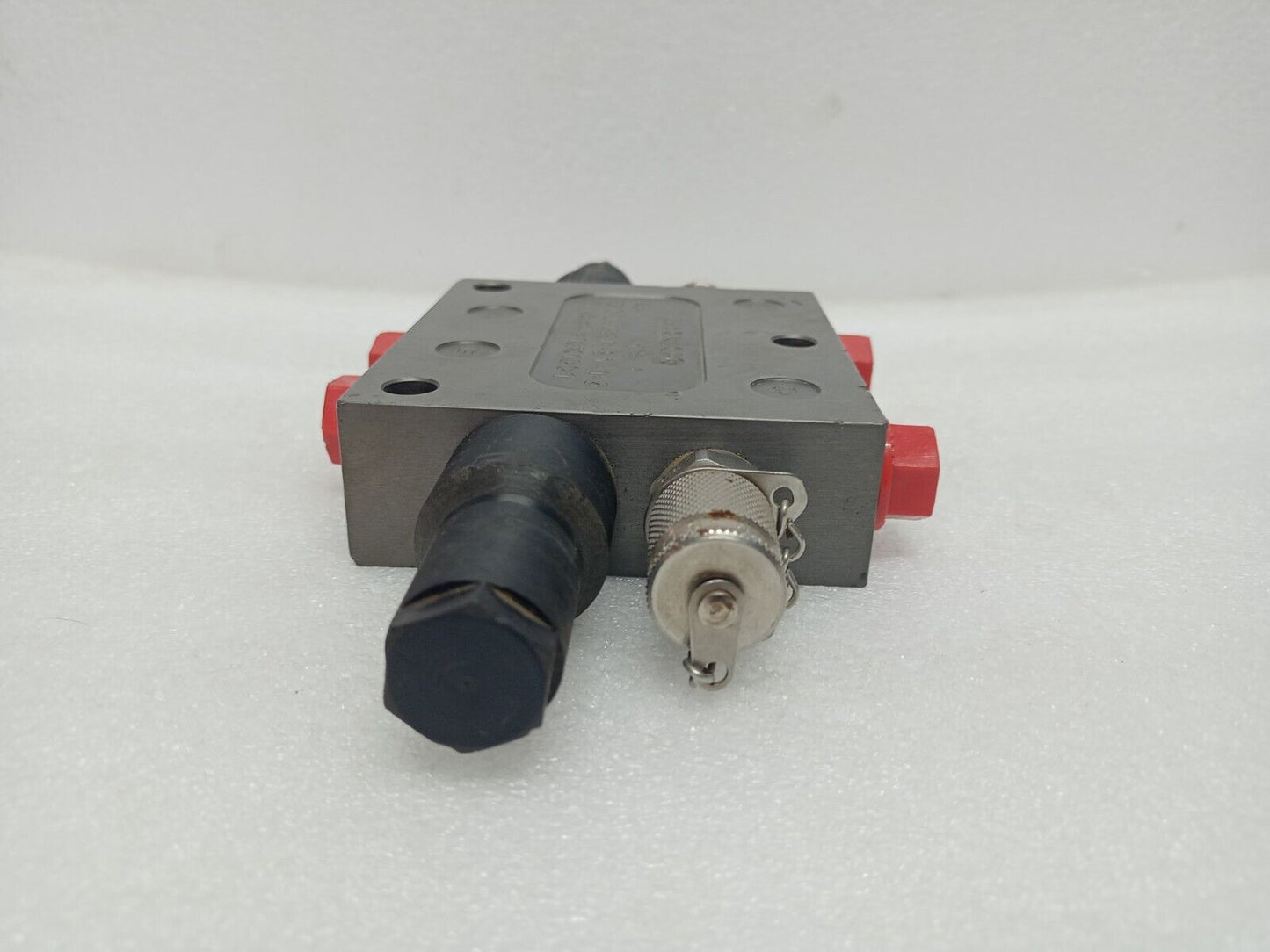 MacGREGOR MCG-LCH/EB-ST-1-2 valve manifold 3571QX1001 valve - NEW