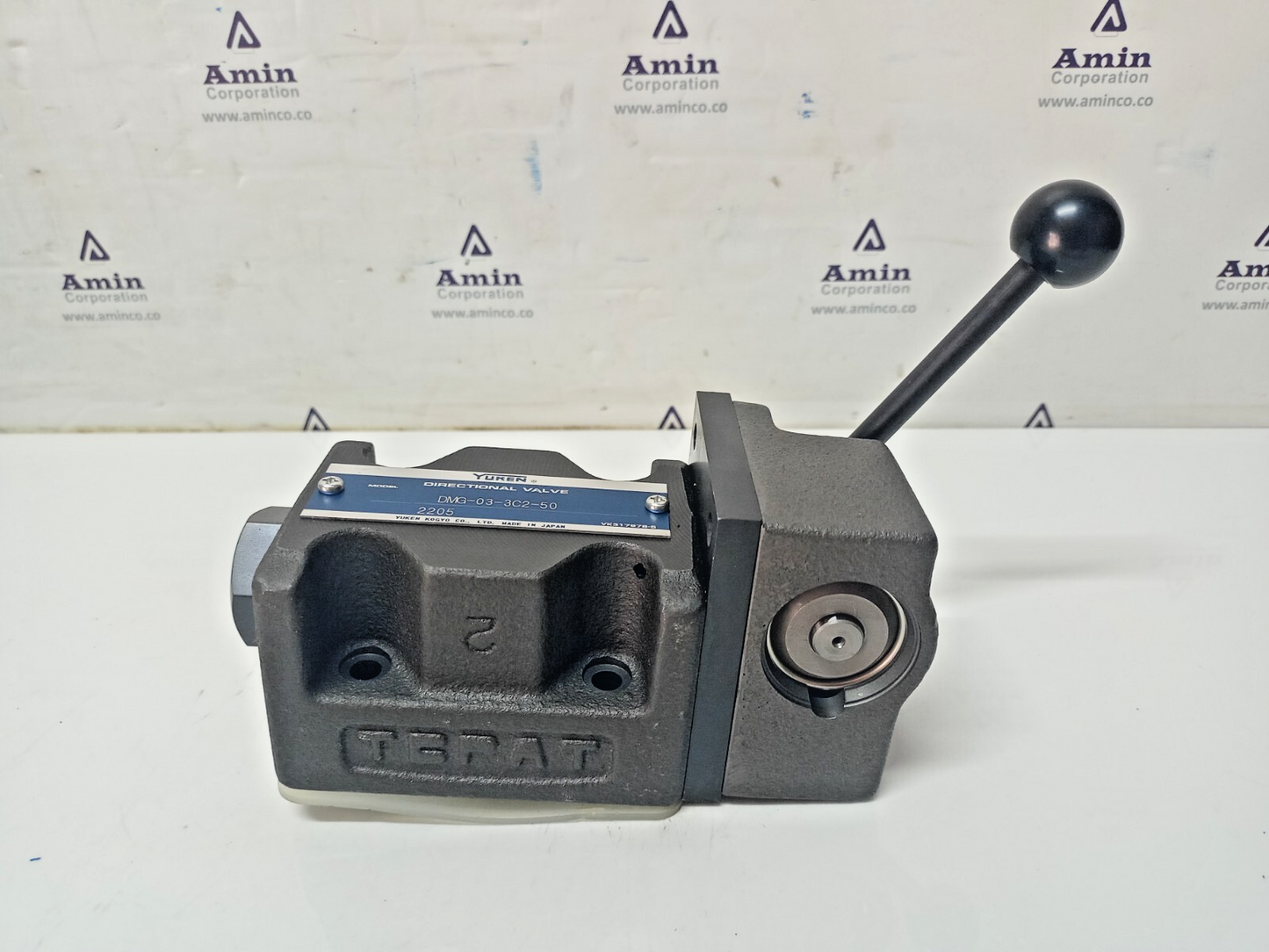 Yuken DMG-03-3C2-50 Directional valve - NEW