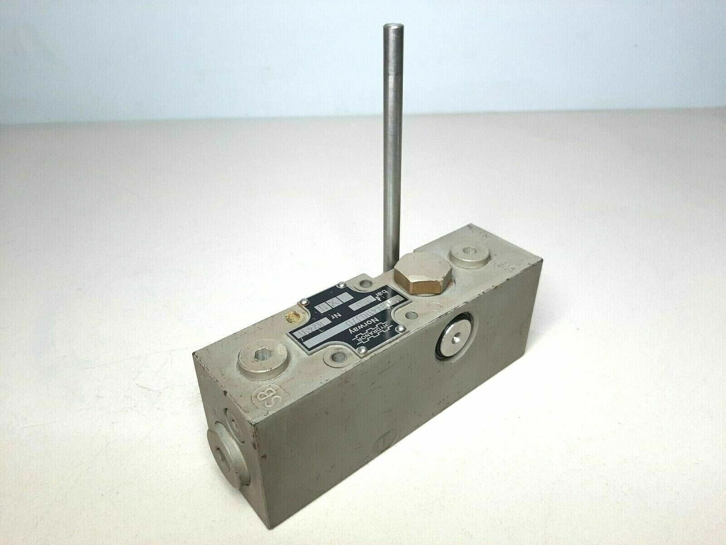 Hydranor 1STB44110J7D Directional control valve capacity: 350 bar