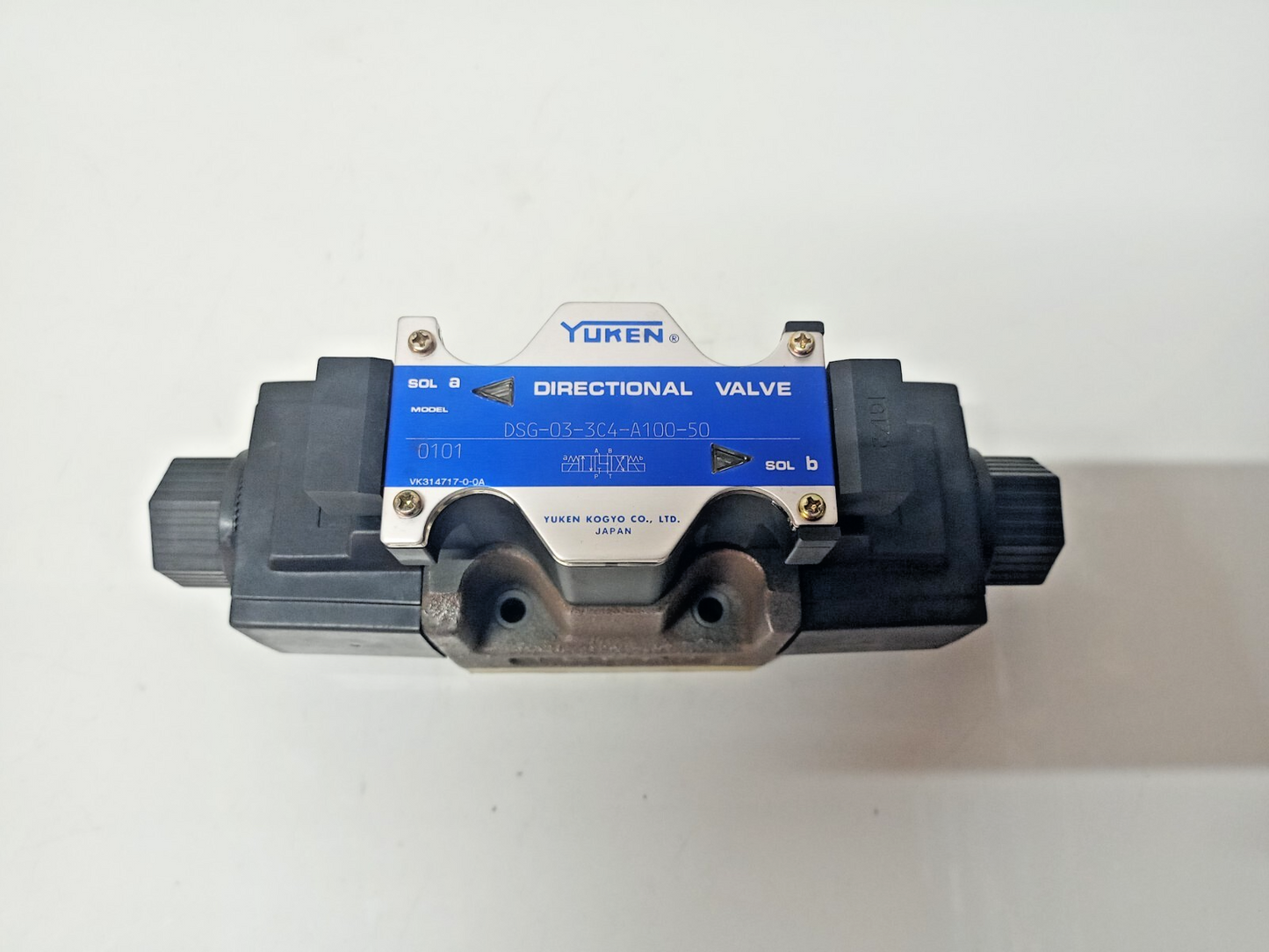 Yuken DSG-03-3C4-A100-50 Directional Control Valve - NEW