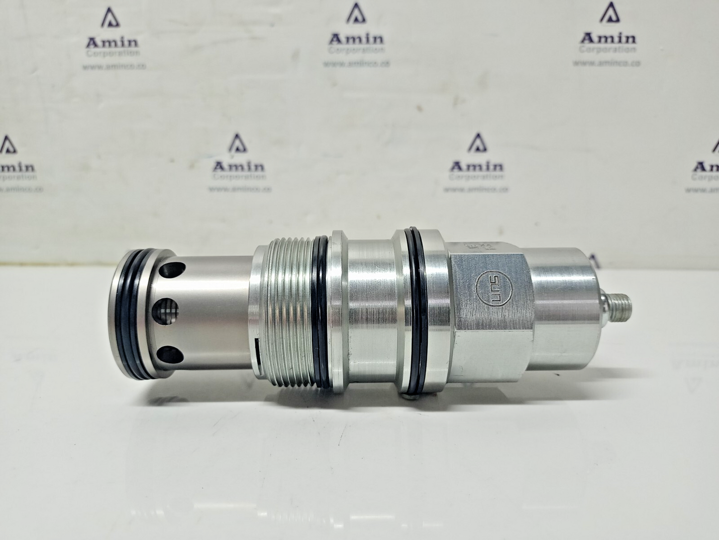 Sun hydraulics RVIA-LBN pilot-operated, balanced piston relief valve -NEW