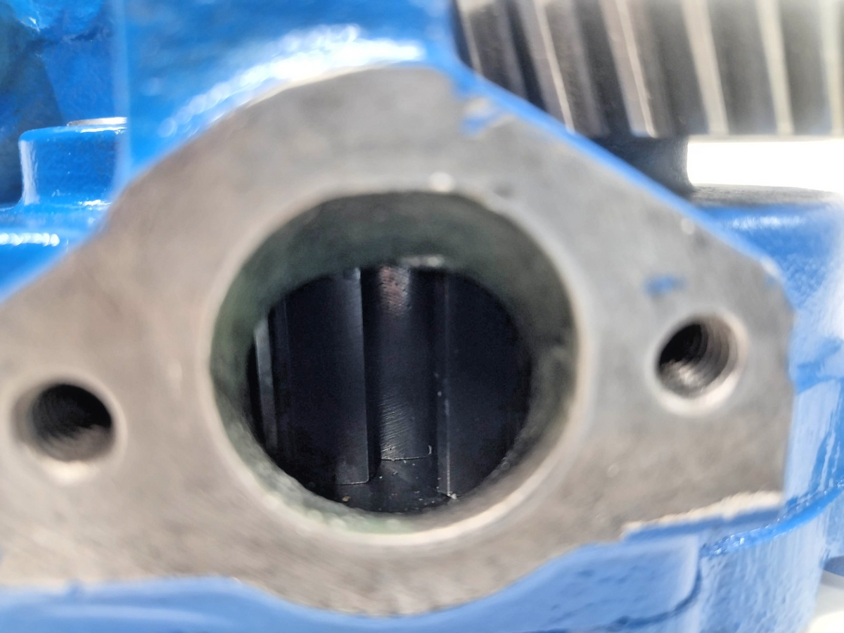 Scania 263161 Engine Oil Pump for DSC14, 141, 142, and 143