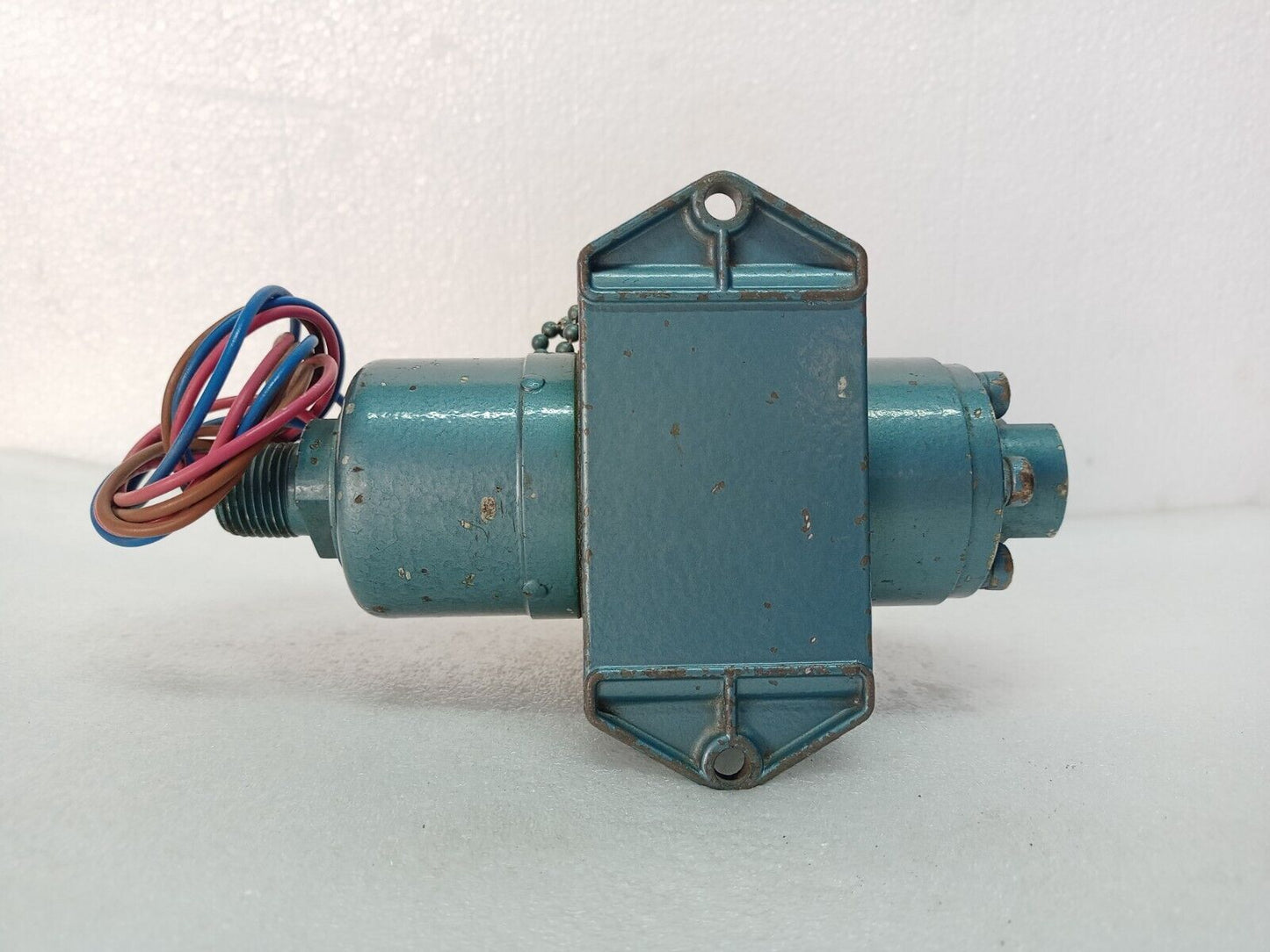 Custom Control Sensors CCS 646GZE7-7011 Pressure Switch - NEW