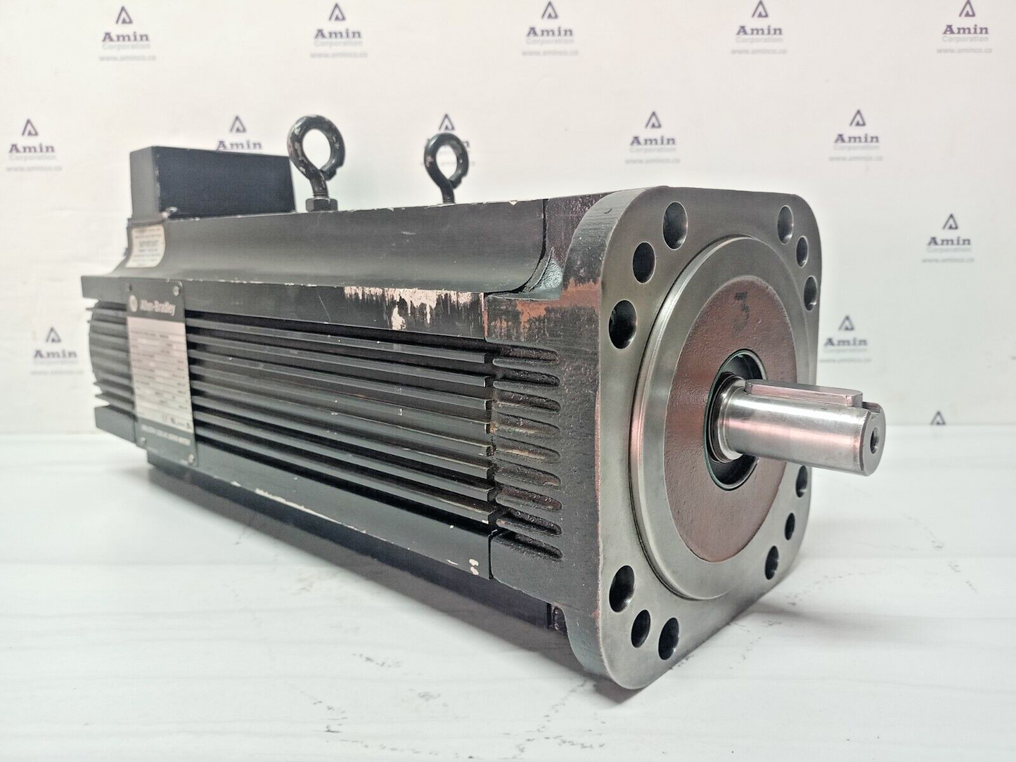 Allen-Bradley 1326AB-B530E-M2L AC Servo Motor 460V, 18Nm, 3000RPM