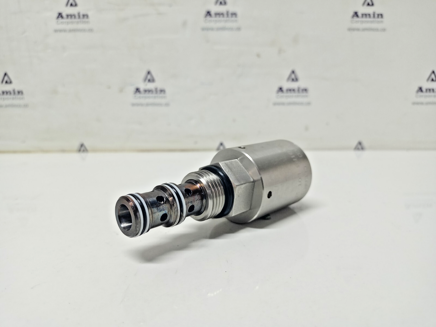 Doering Co. 54H2371081PS Hydraulic External Pilot Cartridge Valve - NEW