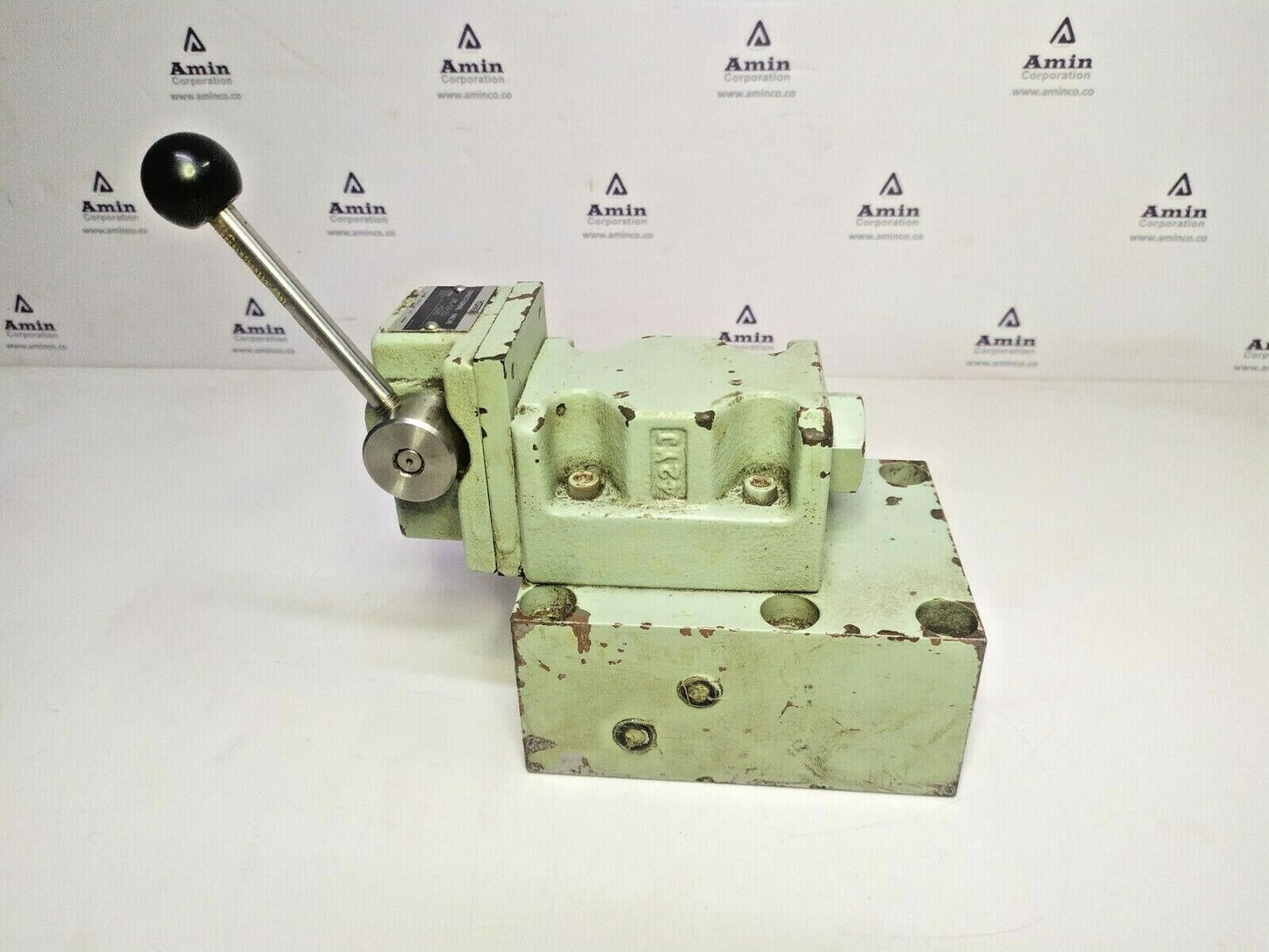 Yuken DMG-03-2D2-5070 Directional control valve