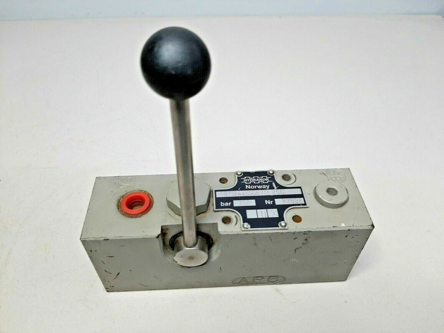 Hydranor 1STB4451067D.25C Lever operated control valve Capacity: 350 bar - NEW