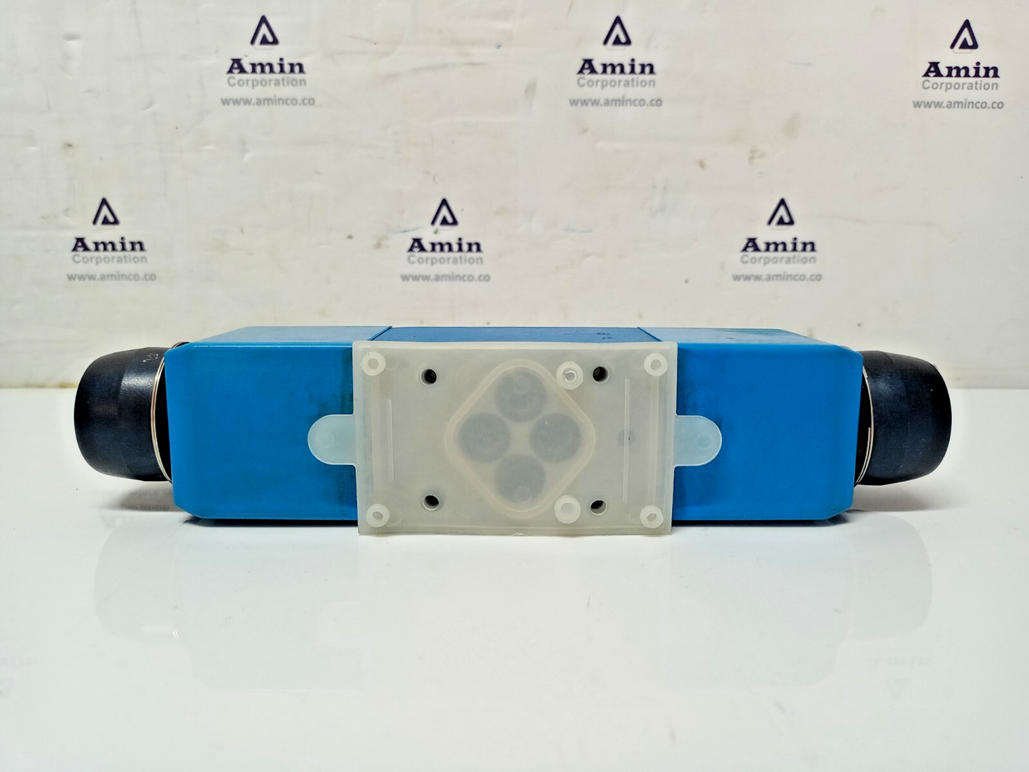 Eaton Vickers DG4V-3-2N-H-M-U-D6-60 Directional control valve - NEW