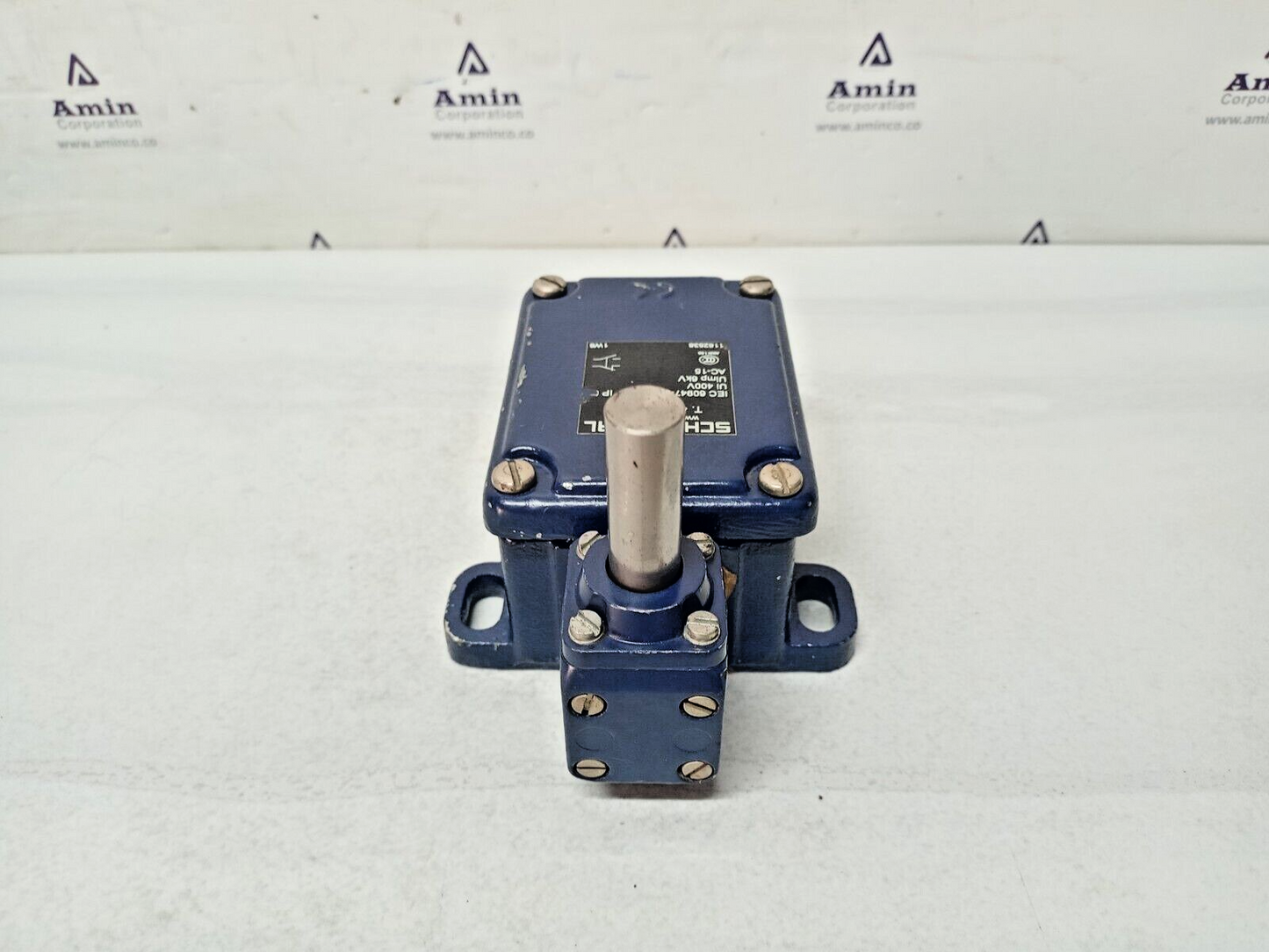 Schmersal T.441-11y-M20 Limit Switch AC-15, Ui 400V, Uimp 6kV - New
