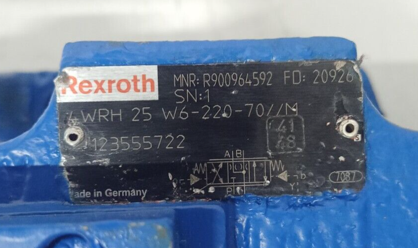 Rexroth 4WRH 25 W6-220-70 M Prop. Directional valve MNR: R900964592 - NEW