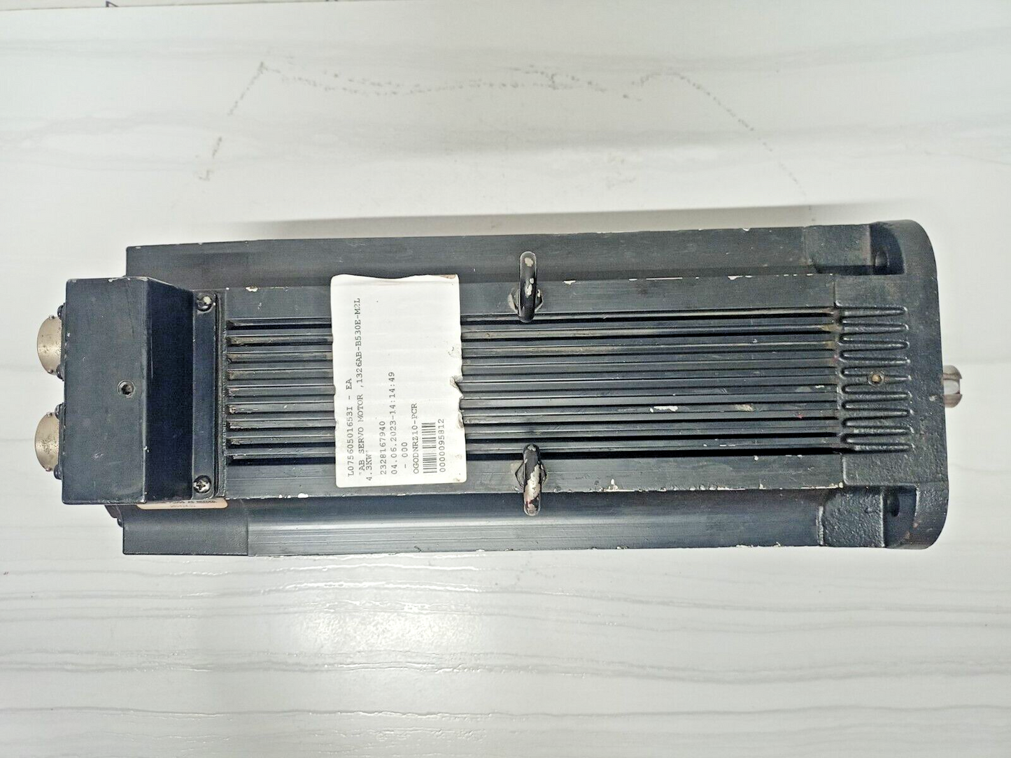 Allen-Bradley 1326AB-B530E-M2L AC Servo Motor 460V, 18Nm, 3000RPM