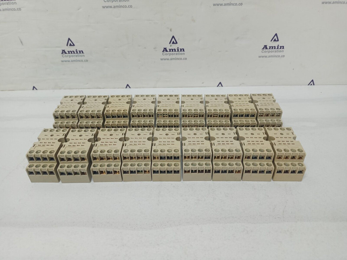 Omron PYF-14A-N Relay Socket 5A 250VAC (lot of 19pcs) - NEW