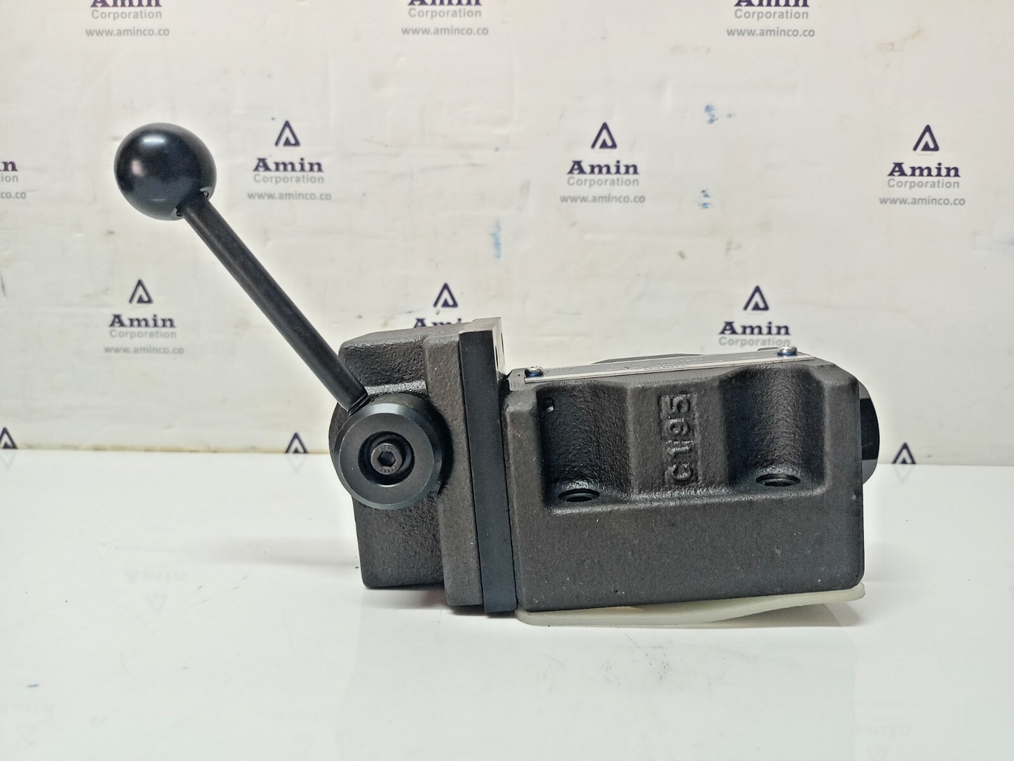 Yuken DMG-03-3C2-50 Directional valve - NEW