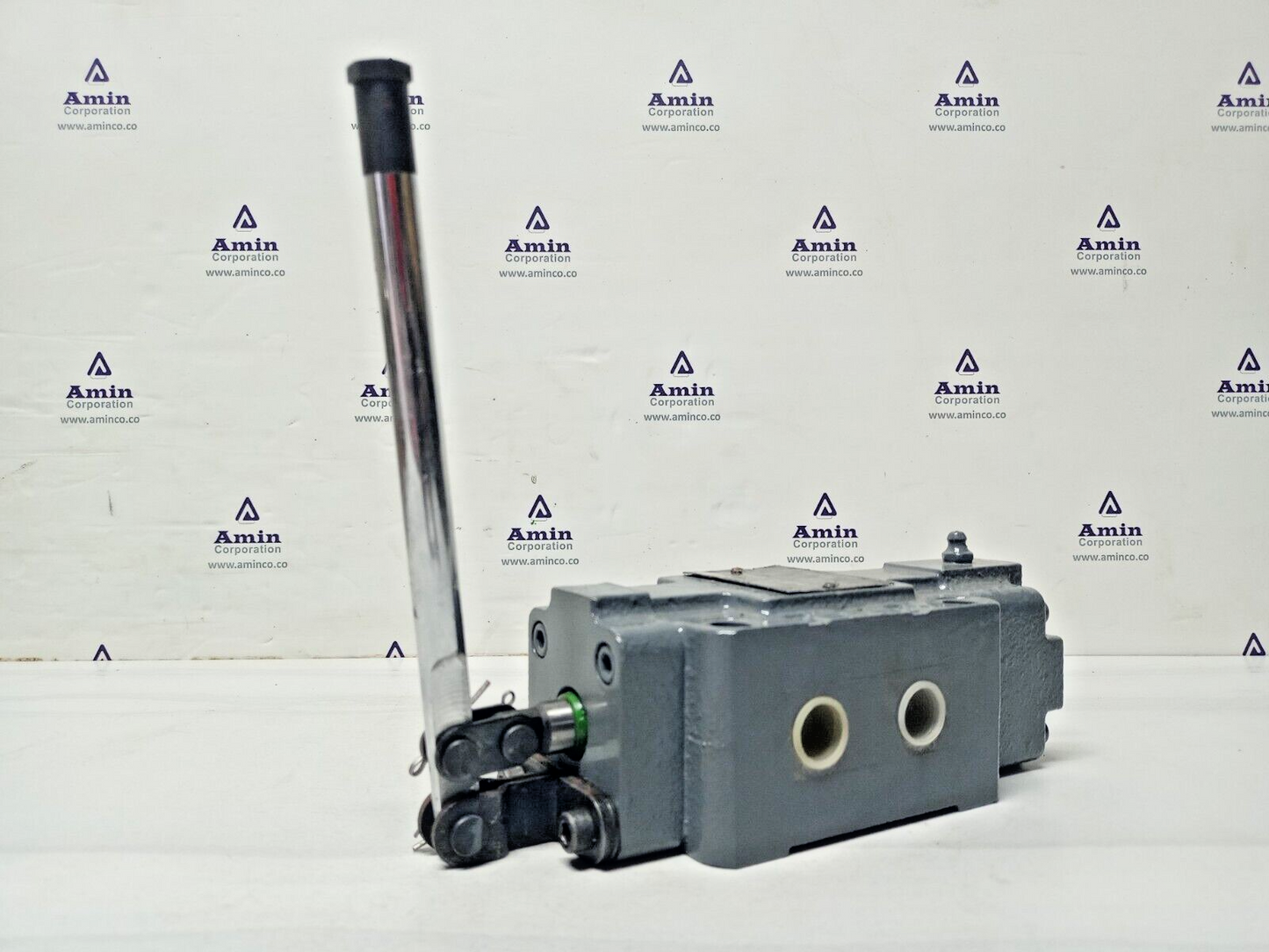 JIE&MING 34SO-L10H-W Hydraulic Directional control valve - NEW