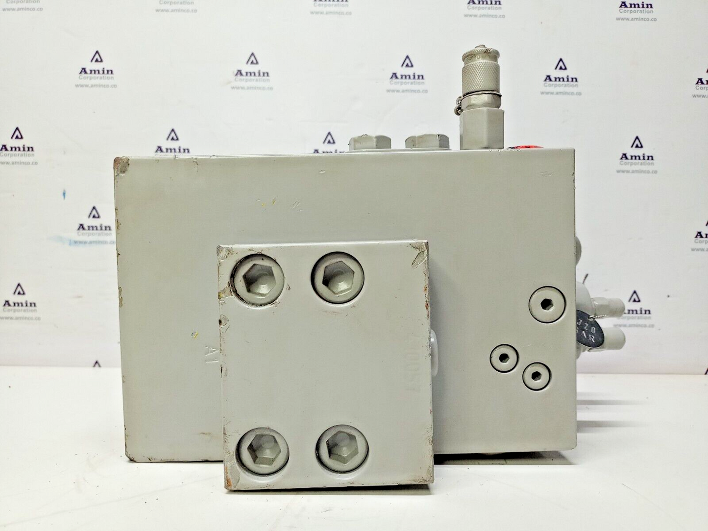 National Oilwell item no.: 310016/94200 Hydraulic load control valve block - NEW