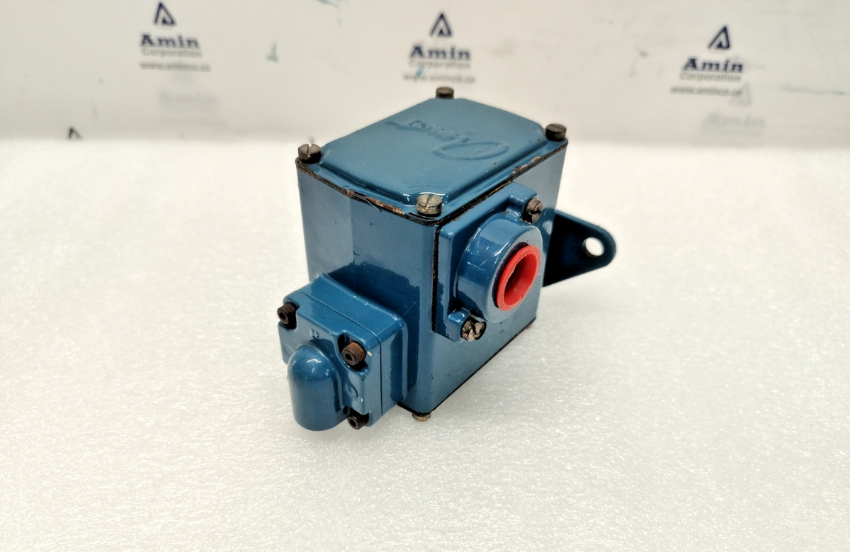 Amot Controls 4140CR1H11AA0-EE Range: 0.28-4.3 bar Pressure Switch - NEW