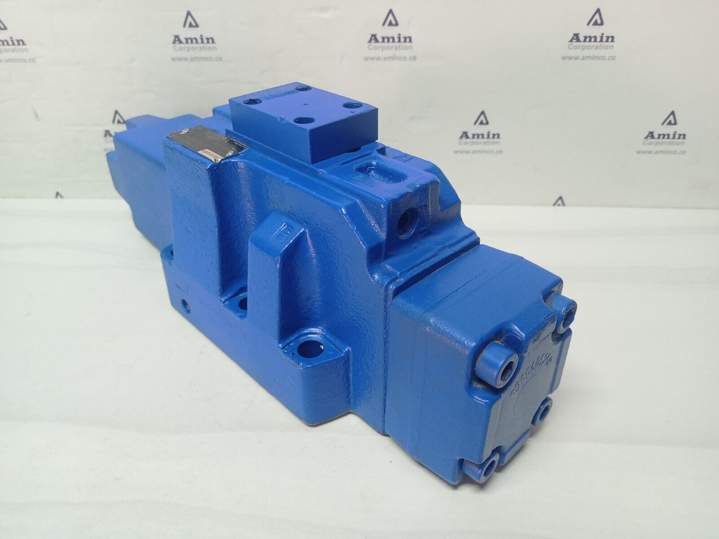 Rexroth 4WRH 25 W6-220-70 M Prop. Directional valve MNR: R900964592 - NEW