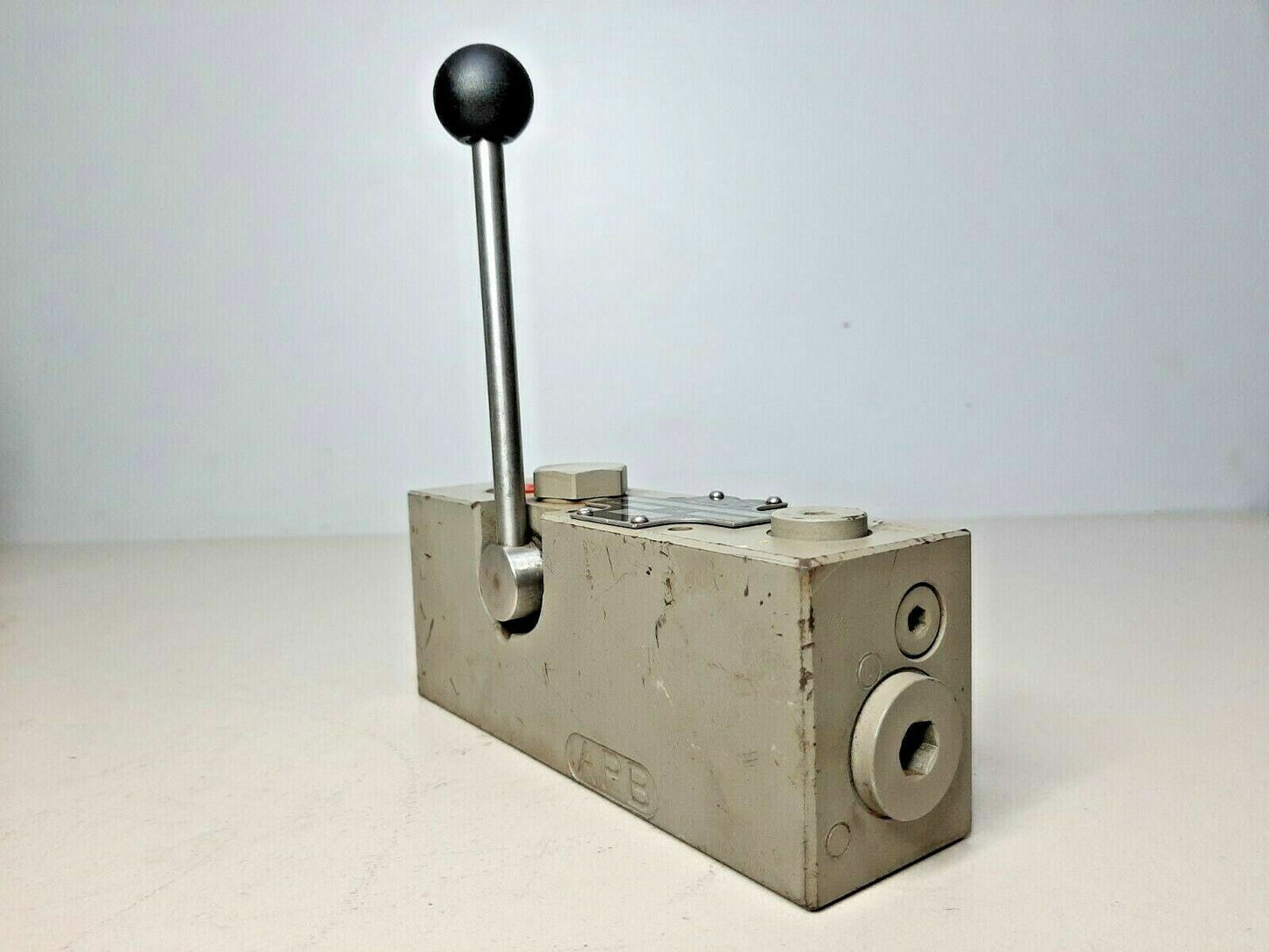 Hydranor 1STB4451067D.25C Lever operated control valve Capacity: 350 bar - NEW