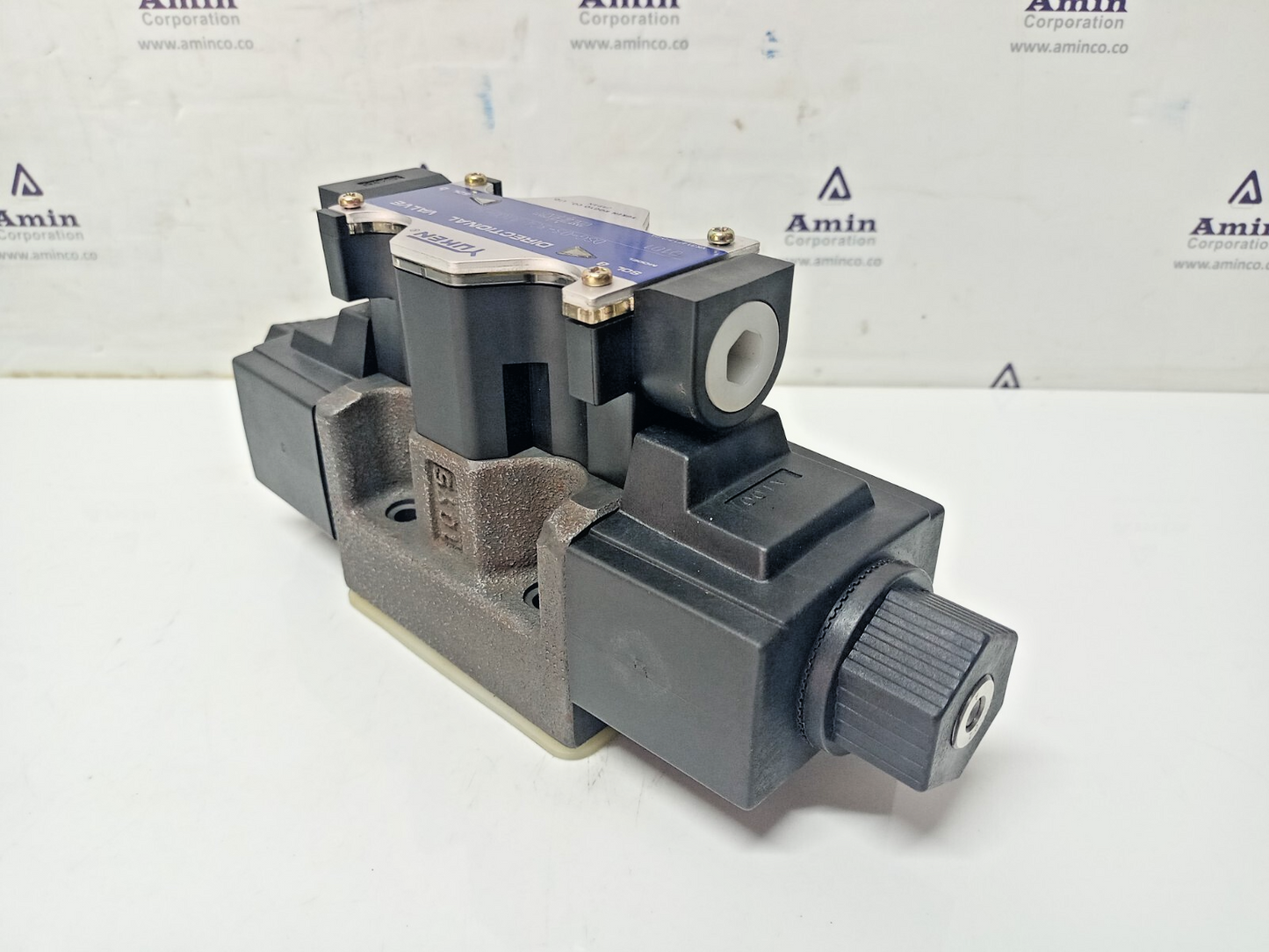 Yuken DSG-03-3C4-A100-50 Directional Control Valve - NEW