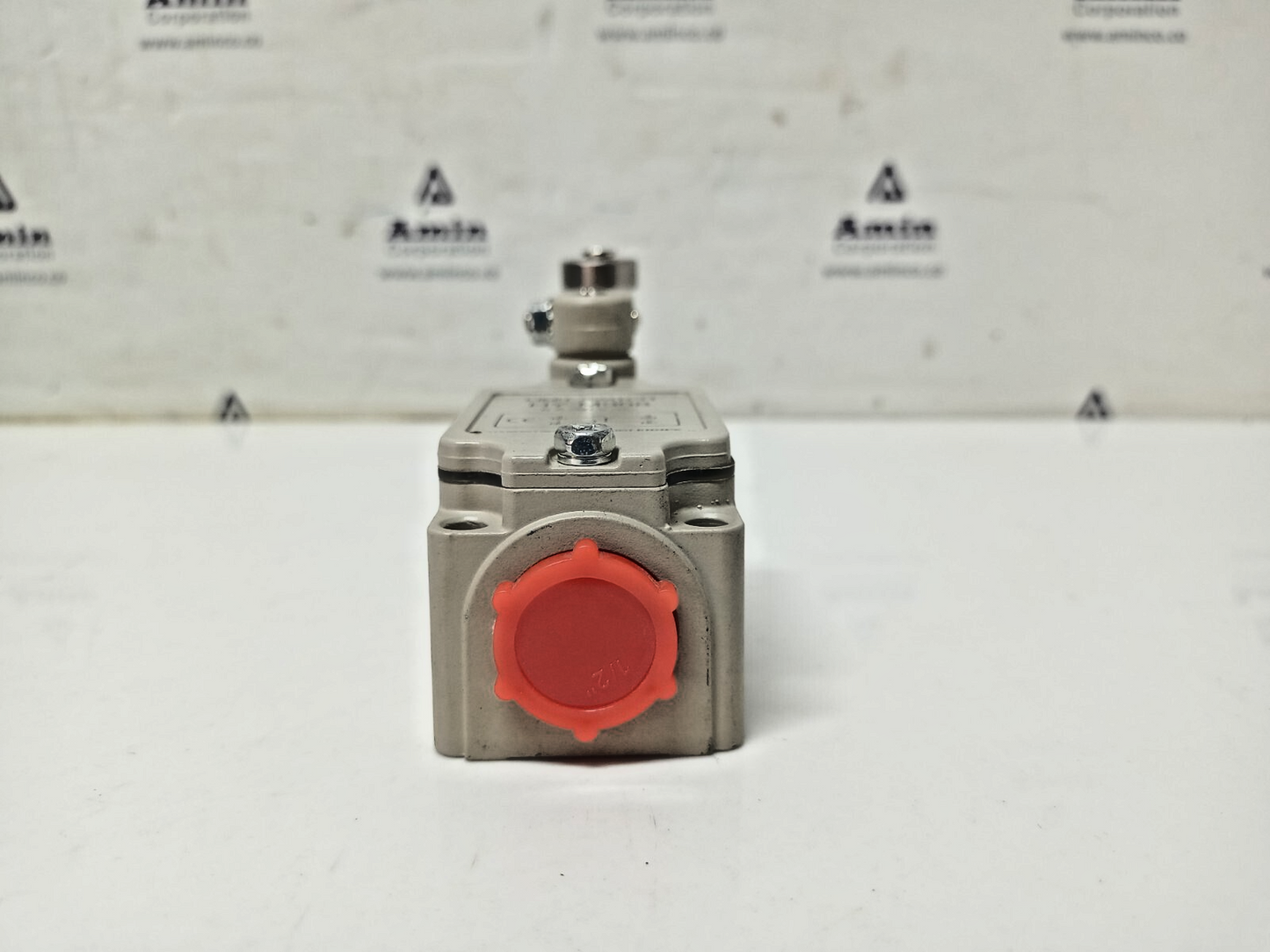 Hanyoung NUX HY-M908 Limit Switch 6A 250VAC - NEW