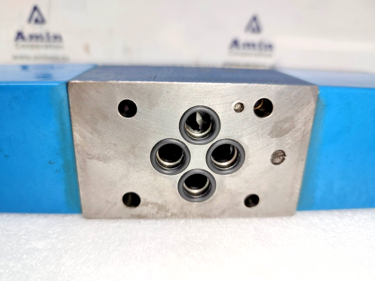 Eaton Vickers DG4V-3-6C-M-U-H7-60 EN38 Directional Control Valve - NEW