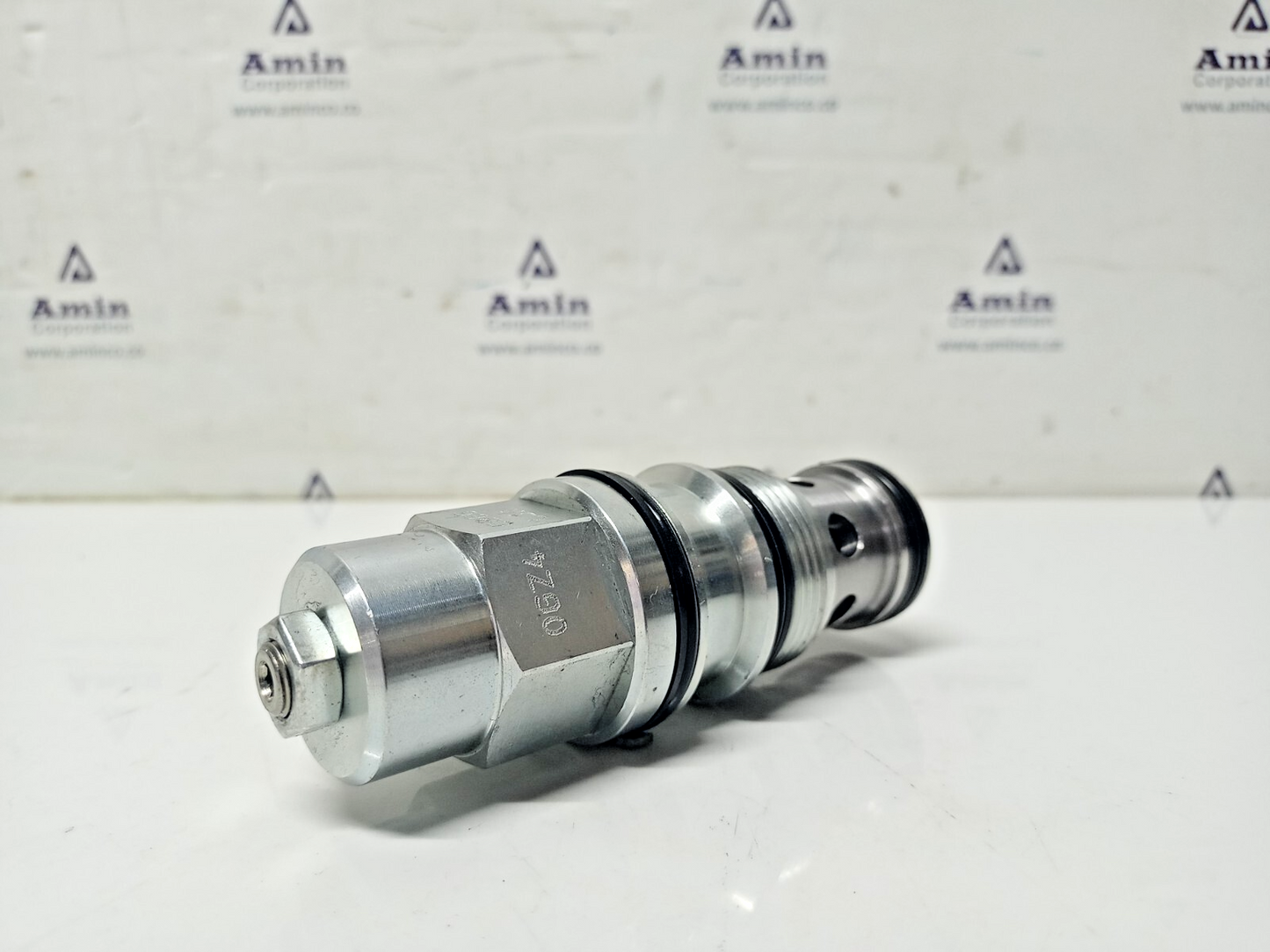 Sun hydraulics CBGG-LJN 4.5:1 pilot ratio counterbalance valve CBGGLJN -NEW