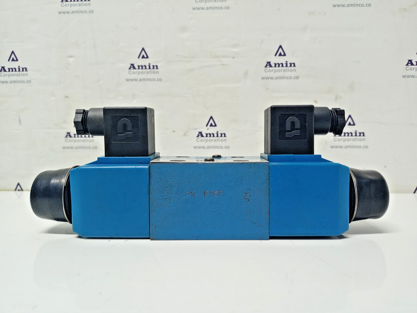 Vickers DG4V-3-2N-H-M-U1-D6-60 EN38 Directional control valve - NEW