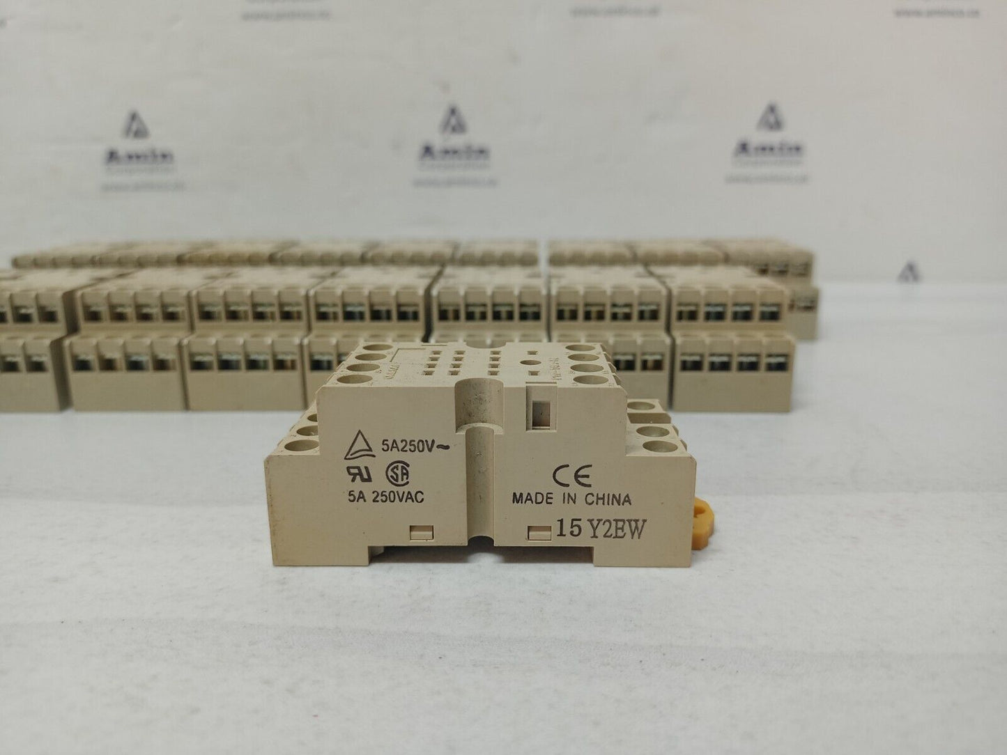 Omron PYF-14A-N Relay Socket 5A 250VAC (lot of 19pcs) - NEW