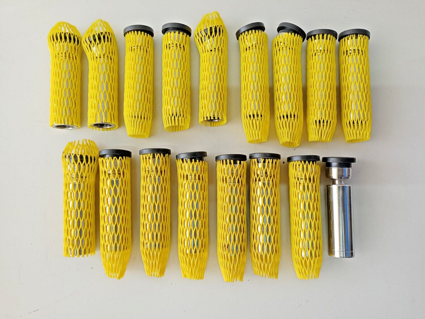 New Pistons lot of 17pcs