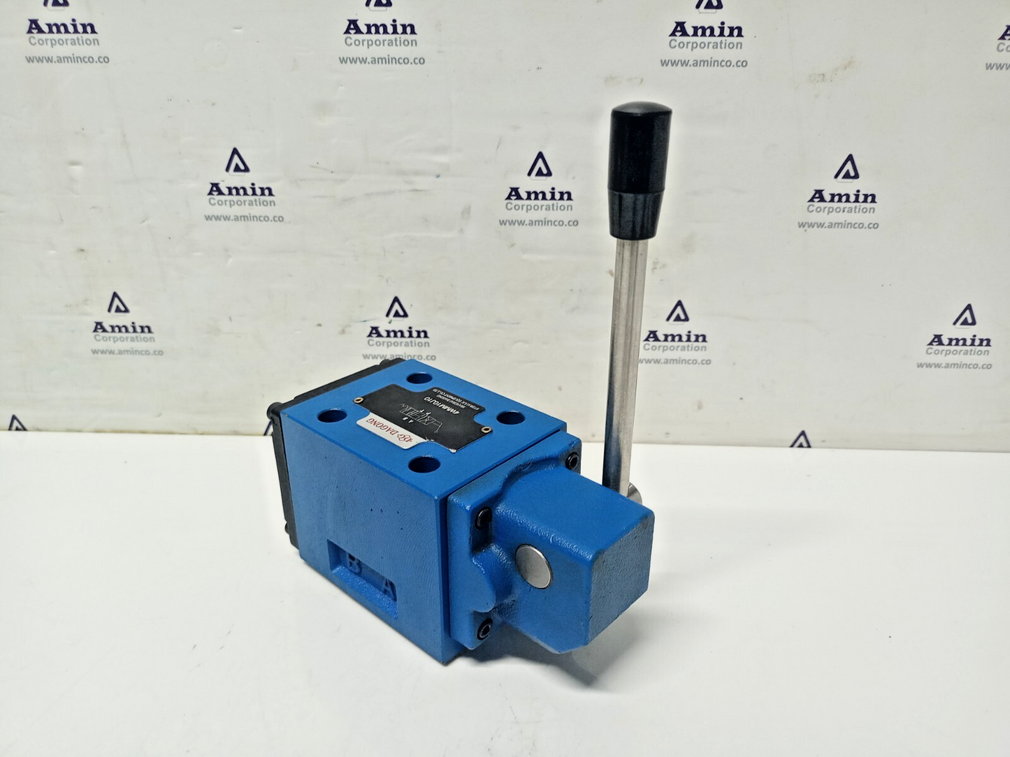 Dagong 4WMM 10 J10 Directional control valve - NEW