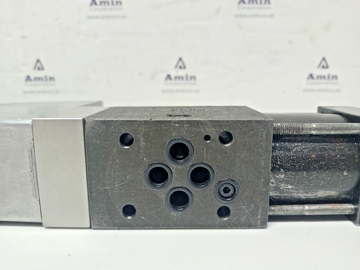 Moog D635-606B Hydraulic Servo valve Framo P/N: A11592, 300bar, 24VDC