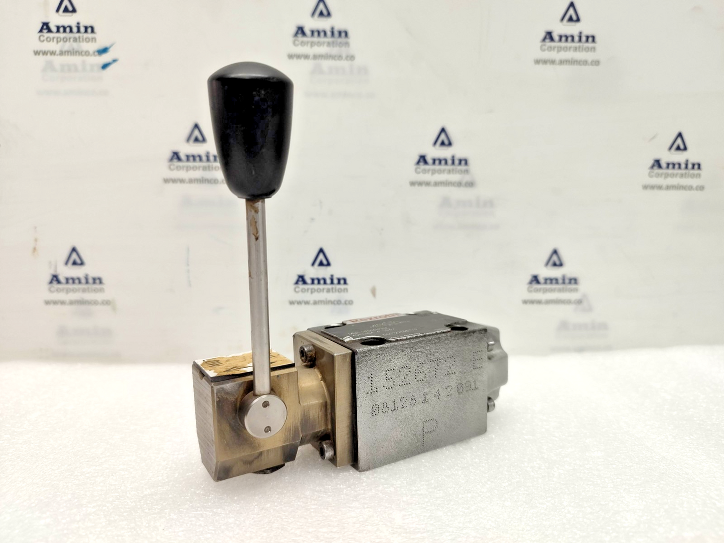 Rexroth 4WMM 6 J53/ Directional Control Valve MNR: R900469302 - NEW