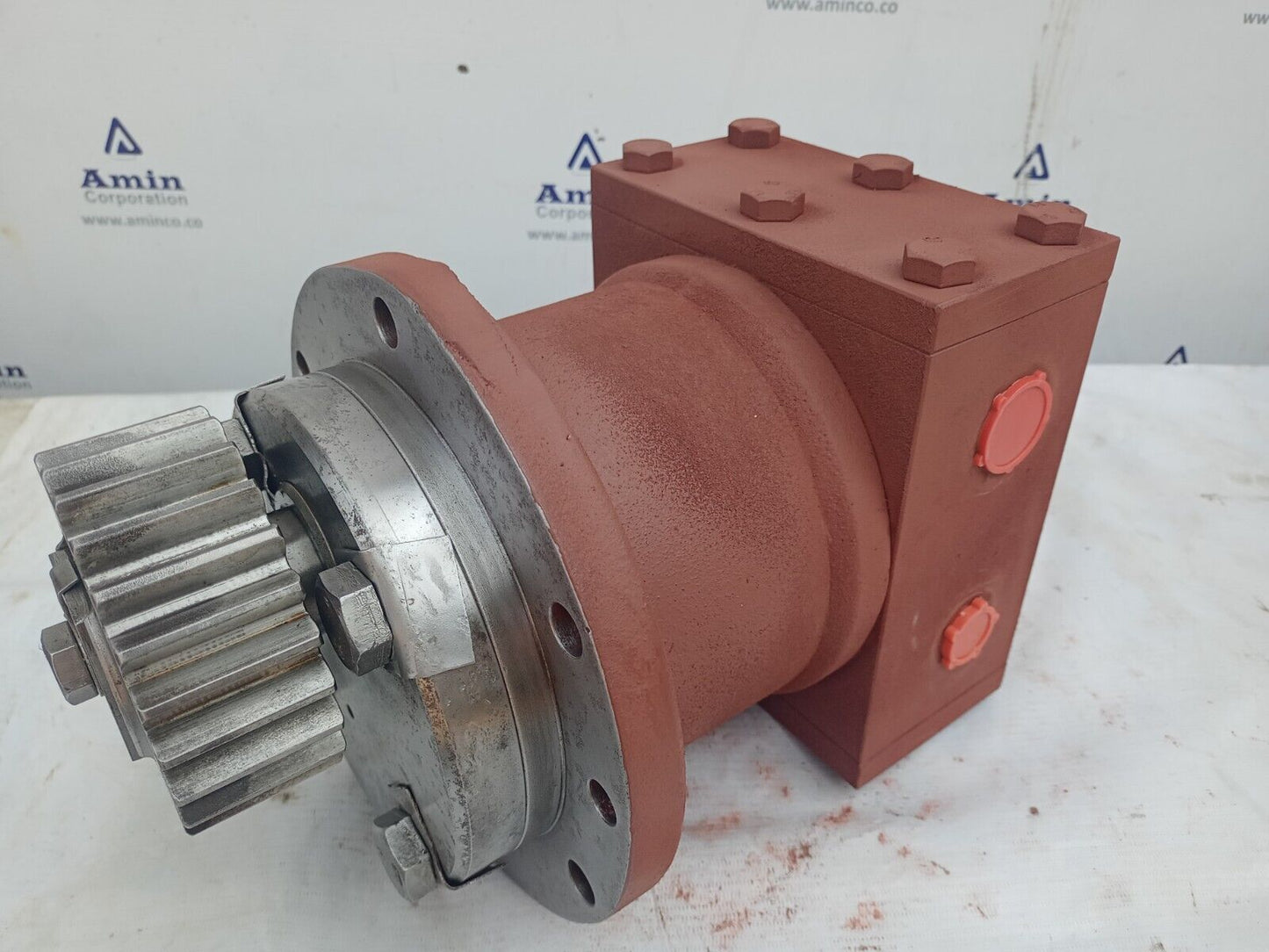 Kvaerner Hydraulic gear pump Port sizes: 1''X3/4'' - Refurbished