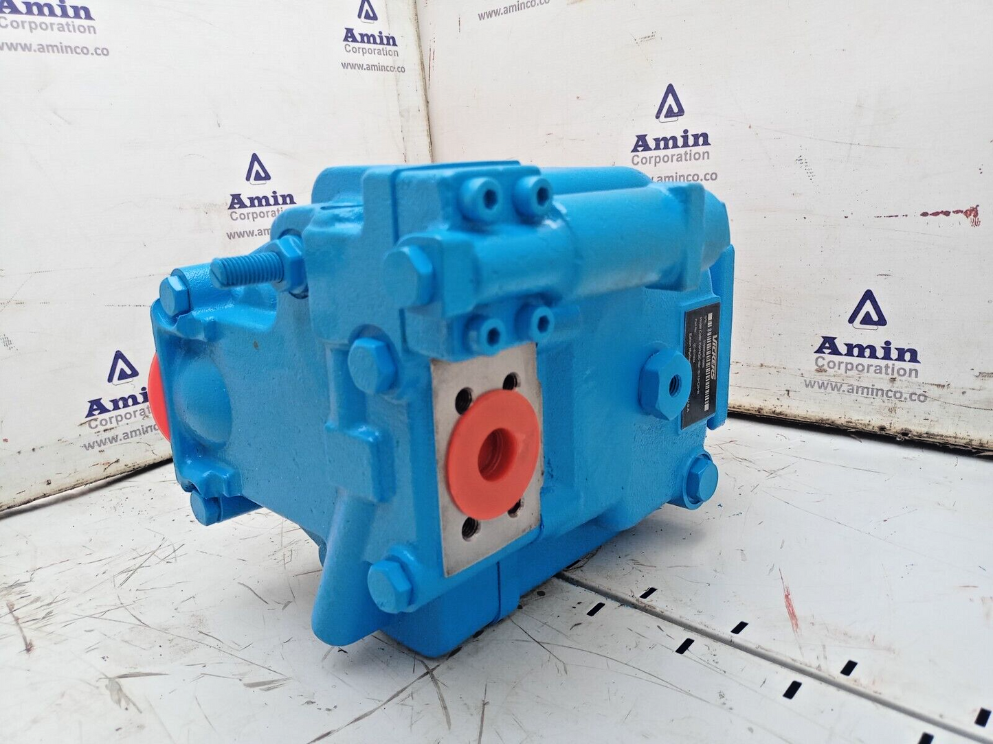 Vickers PVH74QIC-RSF-1S-10-C25-31 Variable Piston pump P/N: 02-937934 - NEW