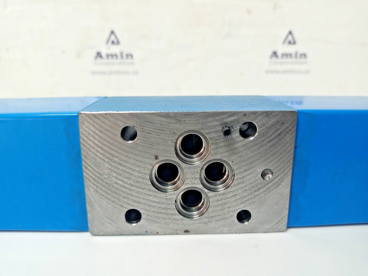 Eaton Vickers DG4V-3-0C-H-M-U-H7-60 Directional control valve DG4V30CHMUH760 NEW