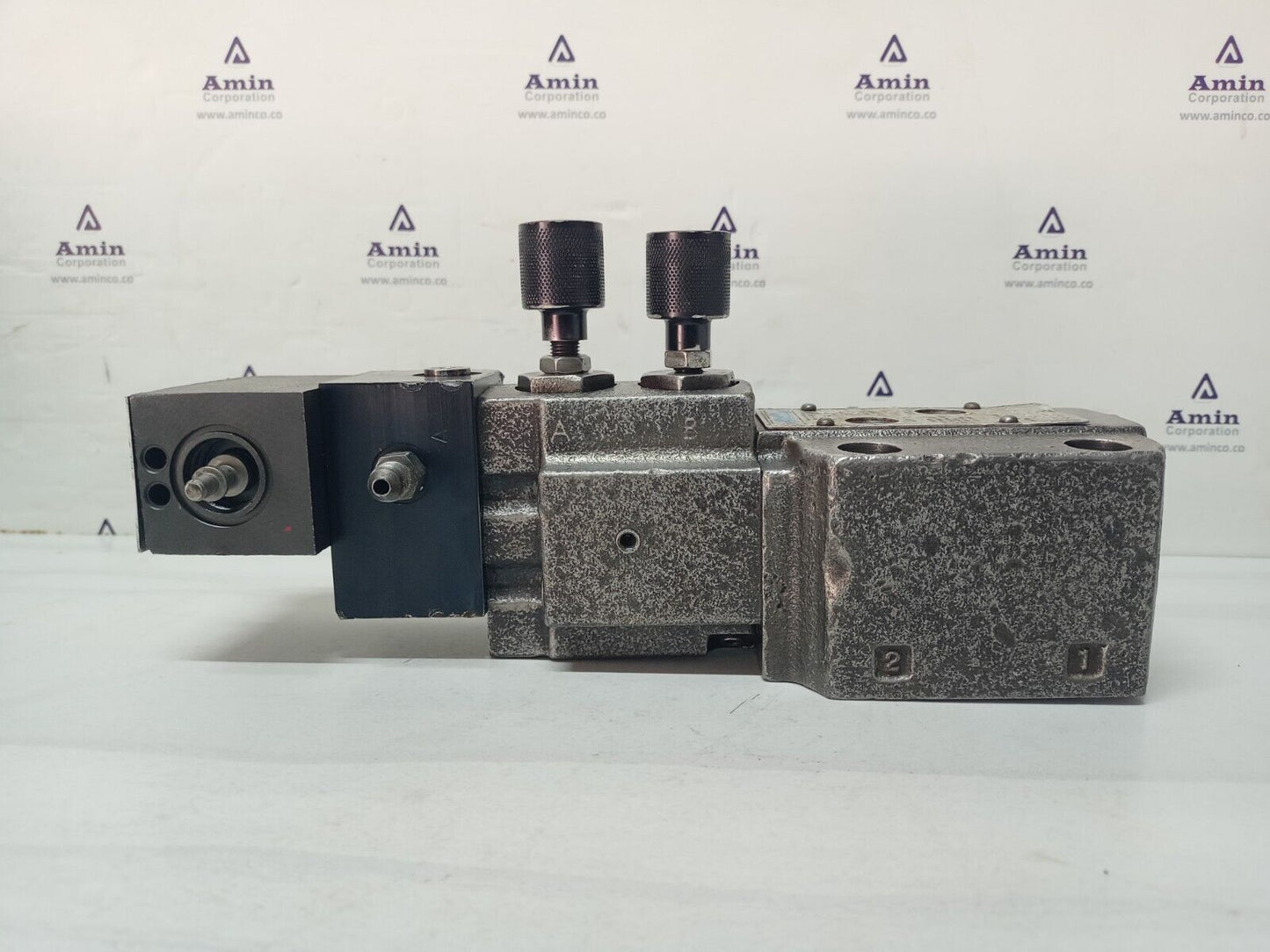 Vickers XG-06-FF-DG-0A-M-X2-ER440-EN434 with DG4V-3S-2A-M-X2-ER4-60 -Refurbished