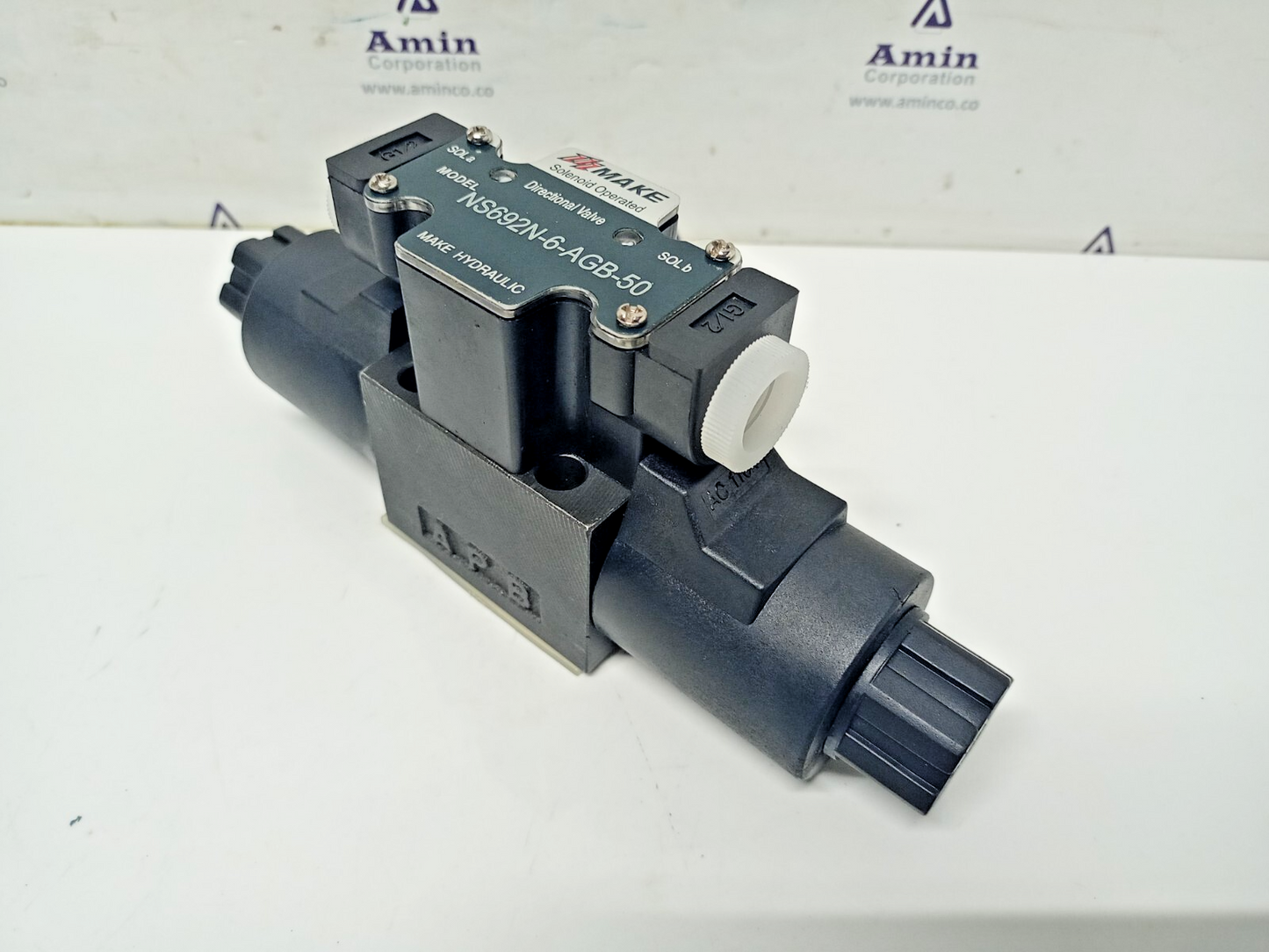 Make NS692N-6-AGB-50 Solenoid operated Directional control valve - NEW