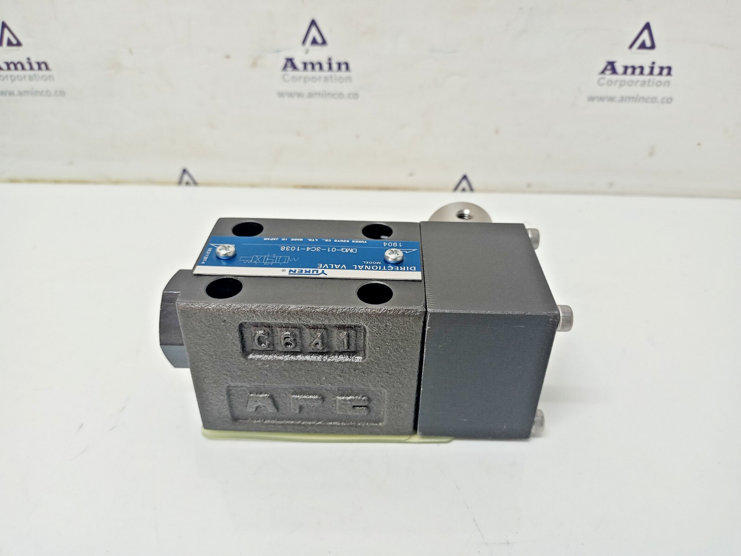 Yuken DMG-01-3C4-1038 Directional valve - NEW #2