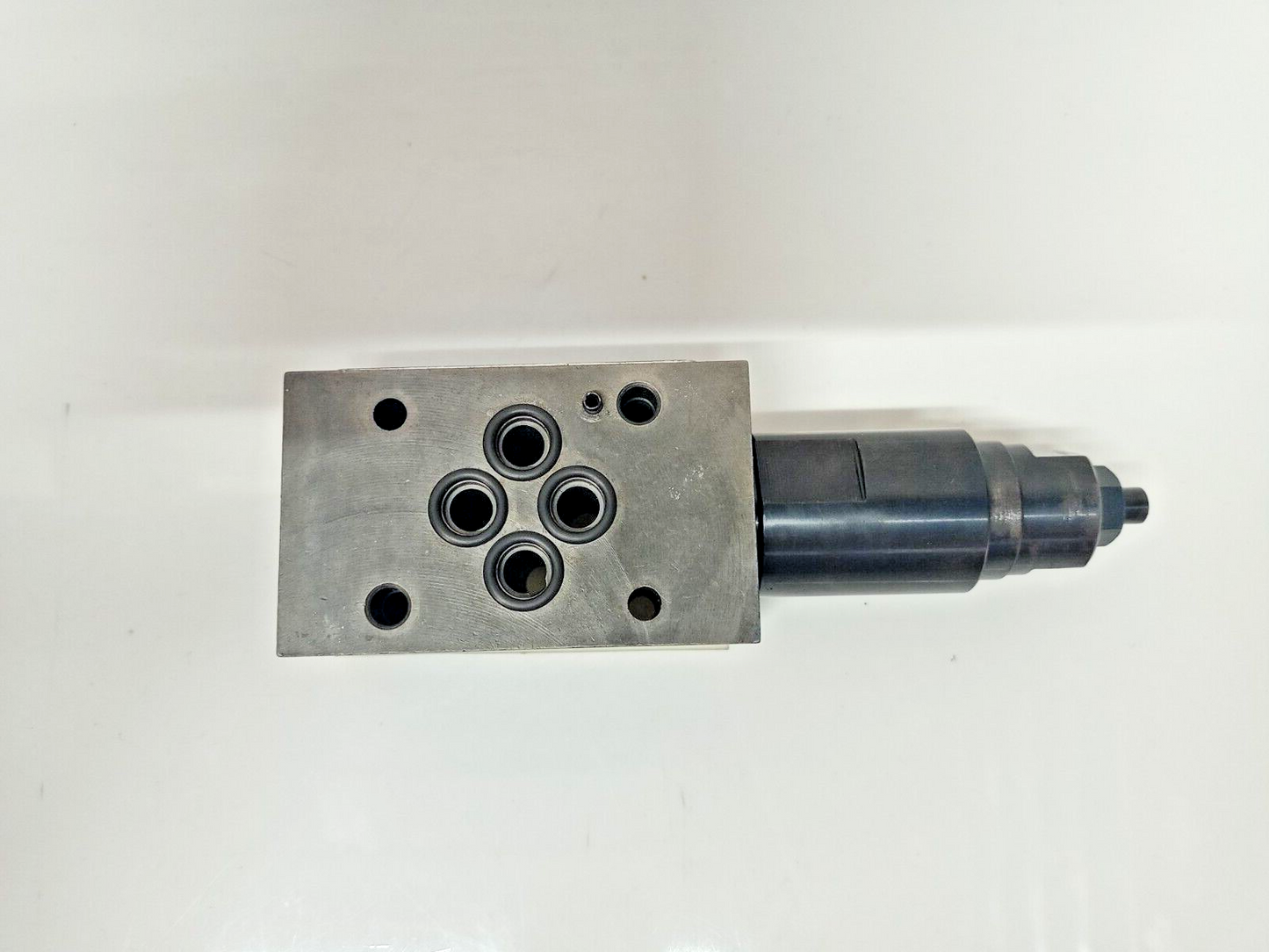 Eaton Vickers DGMC-3-BT-GW-41 Pressure Relief Valve - New
