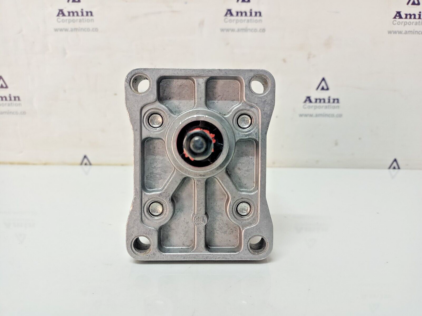 Concentric WP03B1B-020-R-22-NA-124N Hydraulic Gear pump - NEW