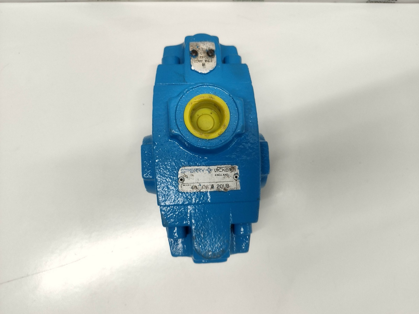 Sperry Vickers 4CT-06-A-20UB Pilot Operated Check Valve - Refurbished