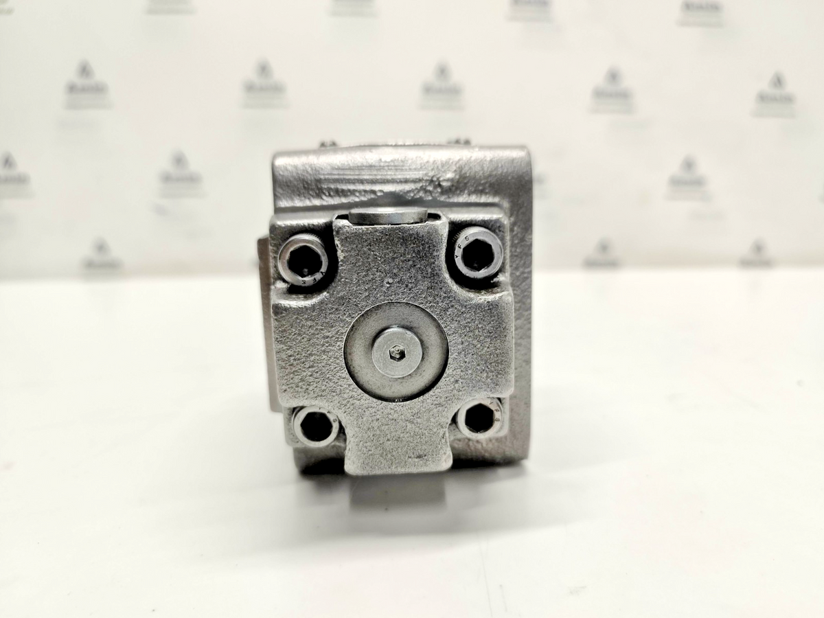 Vickers RG-03-D4-30 Pressure Control Valve Pressure Range: 250-1000PSI - NEW