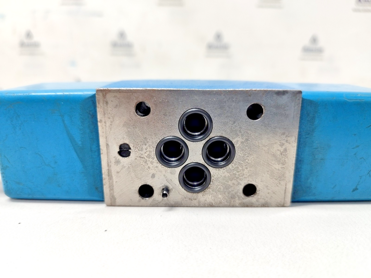 Eaton Vickers DG4V 3S 2C M U D5 60 Directional Control valve - NEW