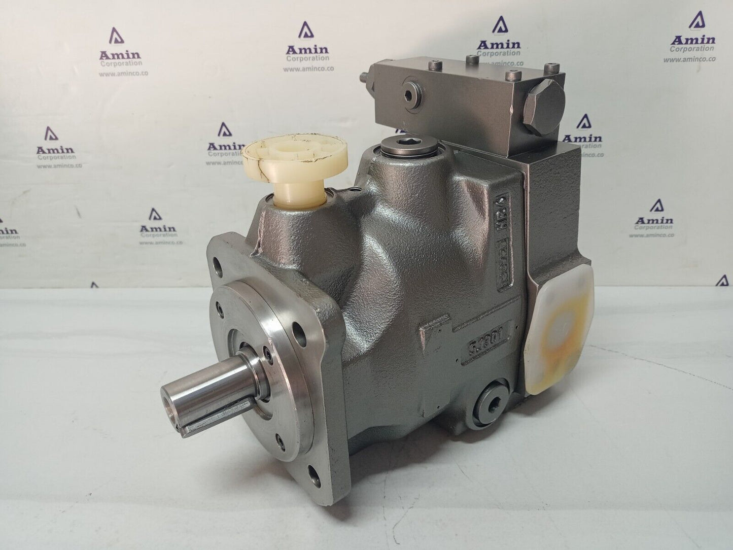 Parker PV028R1K1T1NMMC Variable displacement Axial Piston Pump 28cc - NEW