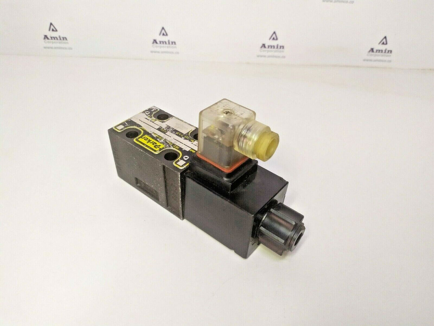 Parker D1VW20BNJP70 X5448 Solenoid Directional control valve