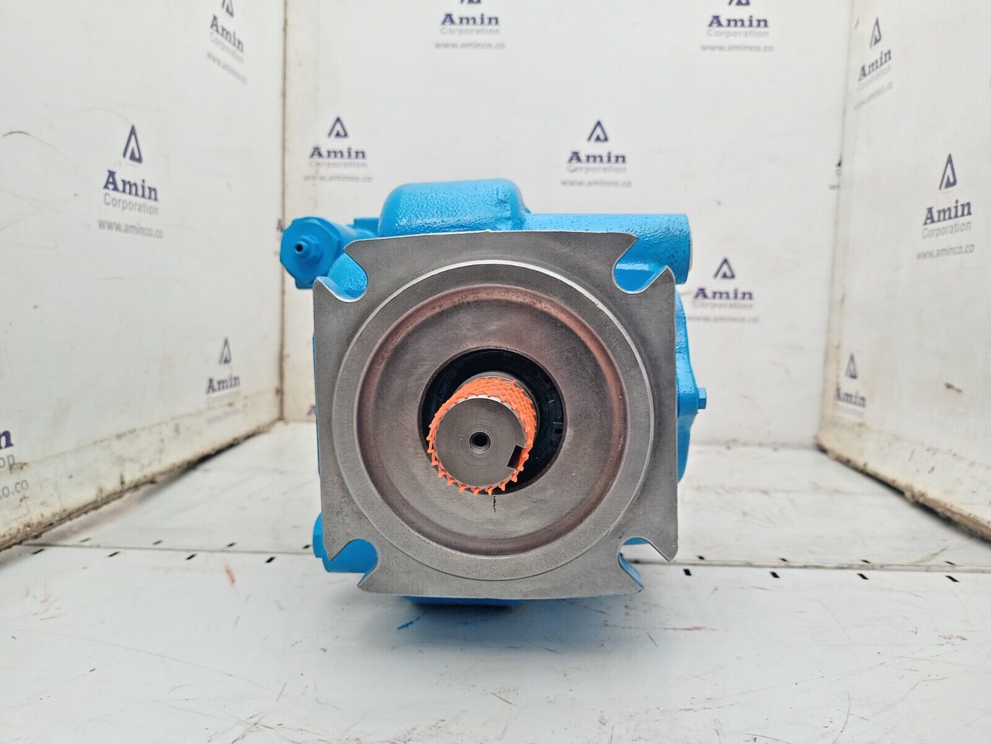 Vickers PVH74QIC-RSF-1S-10-C25-31 Variable Piston pump P/N: 02-937934 - NEW