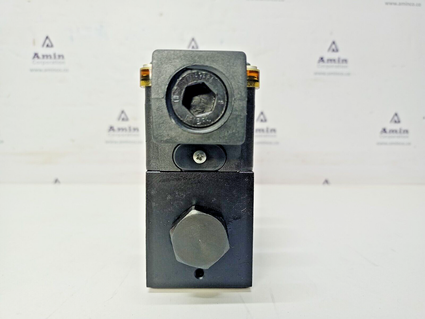 Parker D1VW 020BNJG91 Directional Control Valve D1VW series - NEW