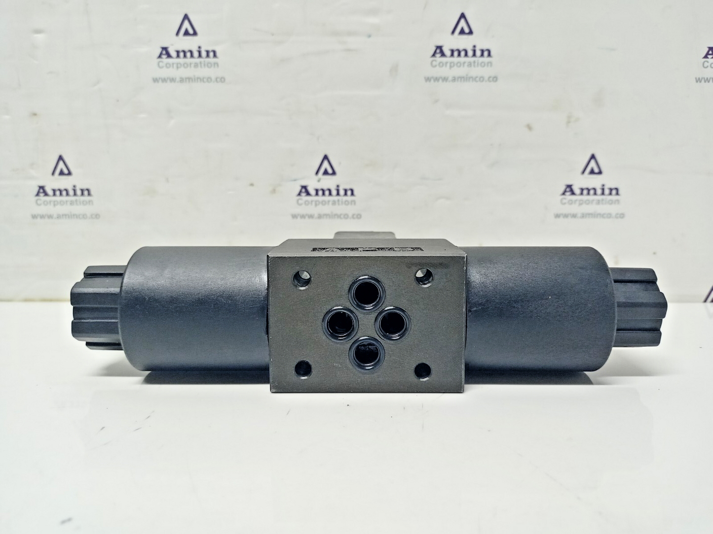 Make NS692N-6-AGB-50 Solenoid operated Directional control valve - NEW