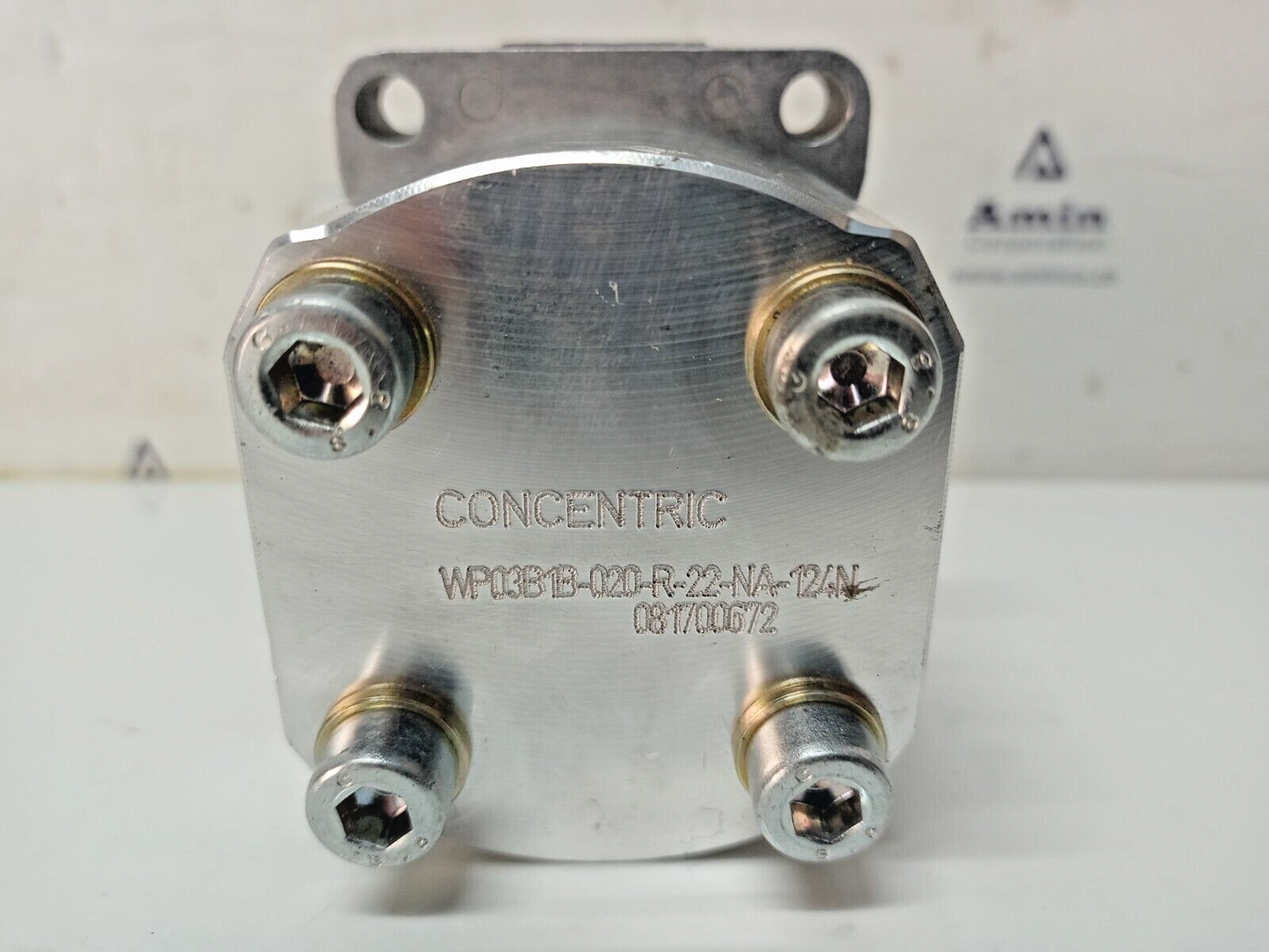 Concentric WP03B1B-020-R-22-NA-124N Hydraulic Gear pump - NEW